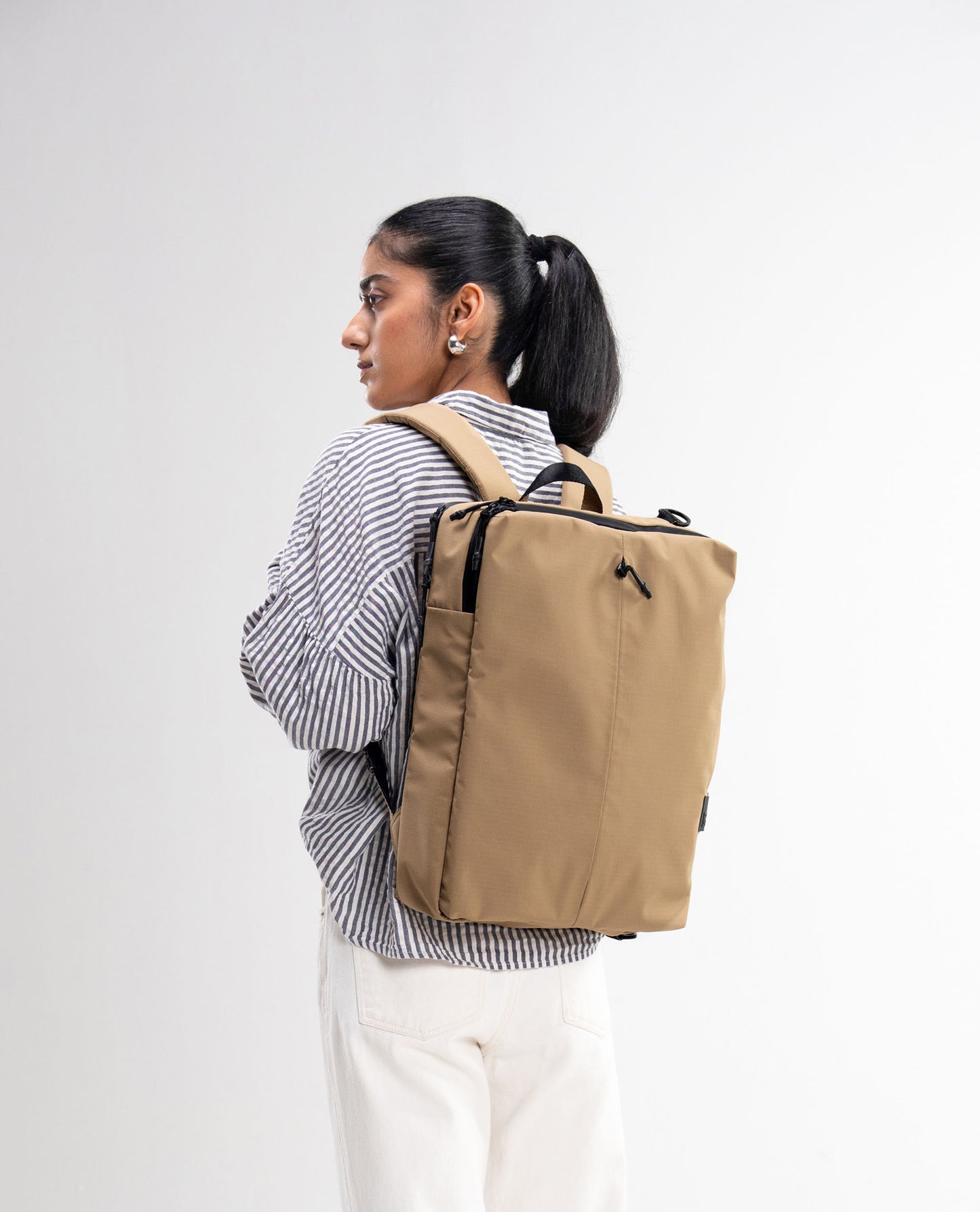 Daily Objects Pivot Briefpack upto 16 Inch
