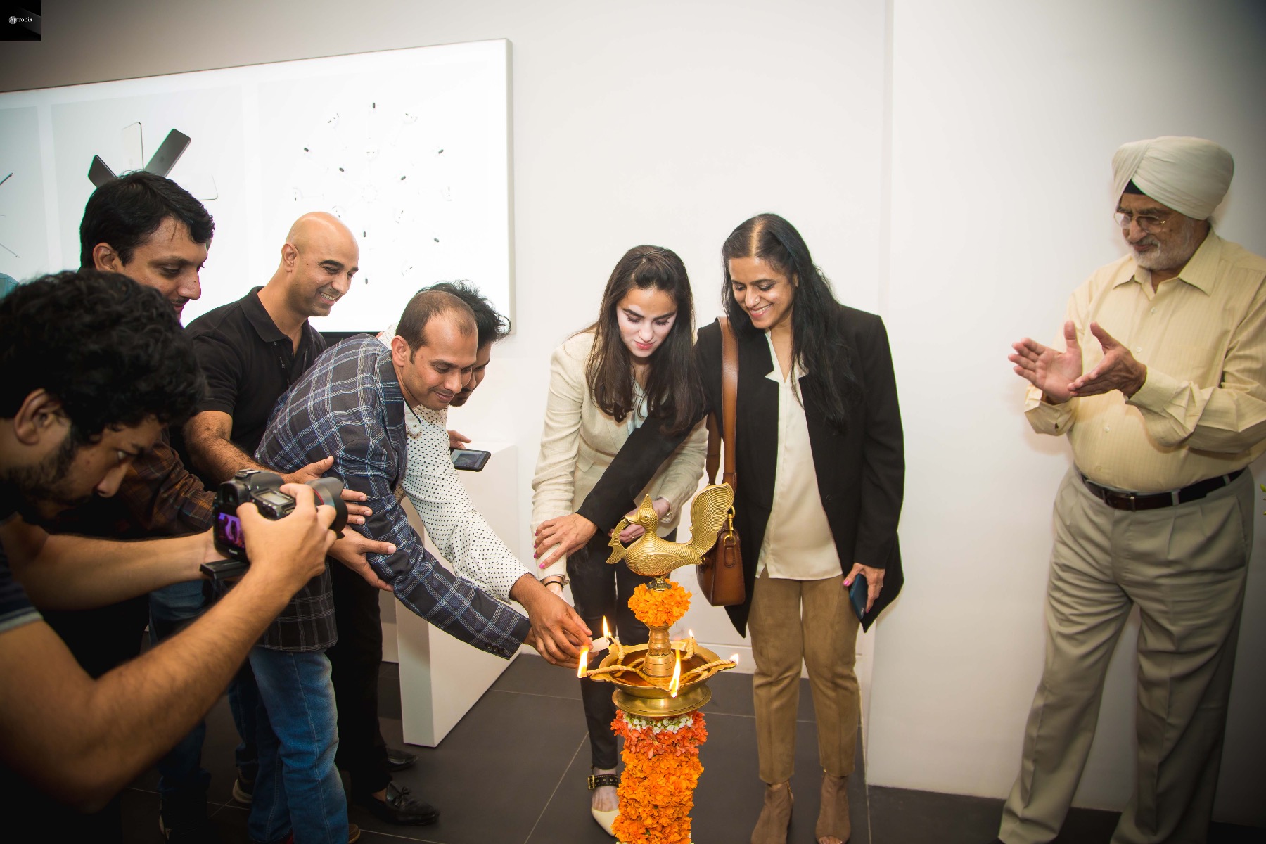 Karishma at the unveiling of Aptronix — the largest Apple Premium Reseller  store in India - Photogallery